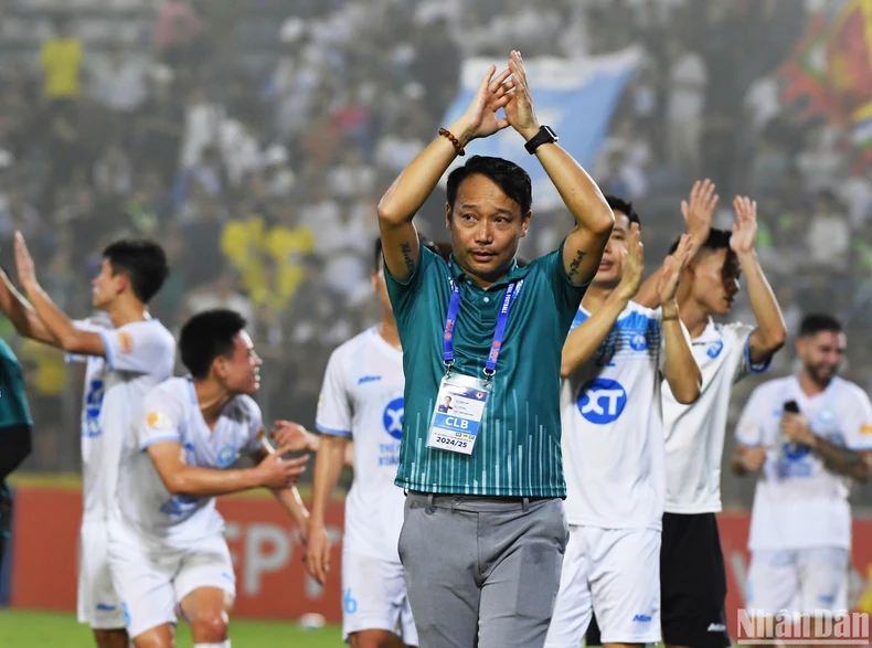 Hà Nội Bùng Nổ, Đè Bẹp TP HCM 5-1, Rút Ngắn Khoảng Cách Với Nam Định